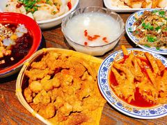 -爆炸头阿姨小四川正宗川味小吃(无任何分店)