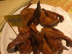 招牌烤乳鸽-石岐佬中山菜馆(张溪店)