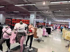 -王府井奥莱临潼小镇(临潼店)