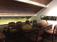 -Cuc Gach Quan Restaurant