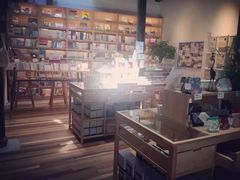 -猫的天空之城概念书店(杭州南宋御街店)