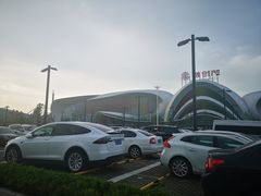 -融创茂-停车场