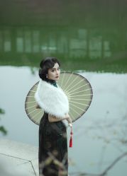 -烟雨江南汉服体验馆