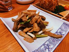牛干巴炒藕条-云海肴·汽锅鸡·云南菜(广安门天虹店)