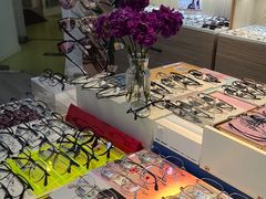 -天空之镜眼镜店蔡司依视路配镜授权零售店(望京颐堤港店)
