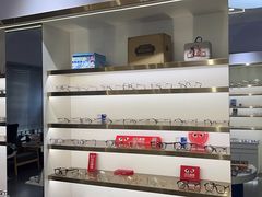 -视野联行眼镜•蔡司•依视路(温江店)