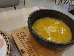 -花馬肆.云南过桥米线(汉神购物广场现场熬汤店)