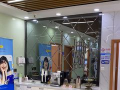-茂菊口腔连锁(浦东南路店)