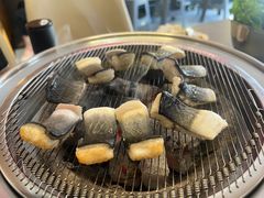 -围炉肉舍•炭烤活鳗•丹东海鲜烤肉(步行街店)