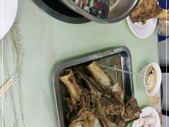 -荣吉招牌自助骨头锅(顾乡店)