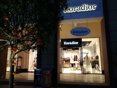 -王府井奥莱临潼小镇(临潼店)