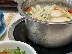 -景明轩•养生酸汤鱼火锅 云贵鲜菌 现舂野果酸汤(王寨小区店)