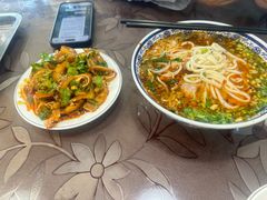-巍山𤆵肉饵丝