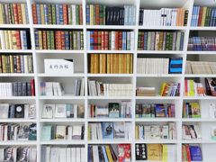 -钟书阁(松江泰晤士小镇店)