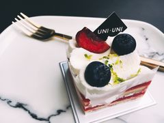 -UNI UNI(环亚凯瑟琳店)