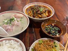 -老方桌烂蹄花川菜馆(九龙坡店)
