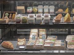 面包甜点陈列柜-星巴克臻选(扬州瘦西湖文化广场店)