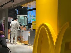 -麦当劳(中二横路店)