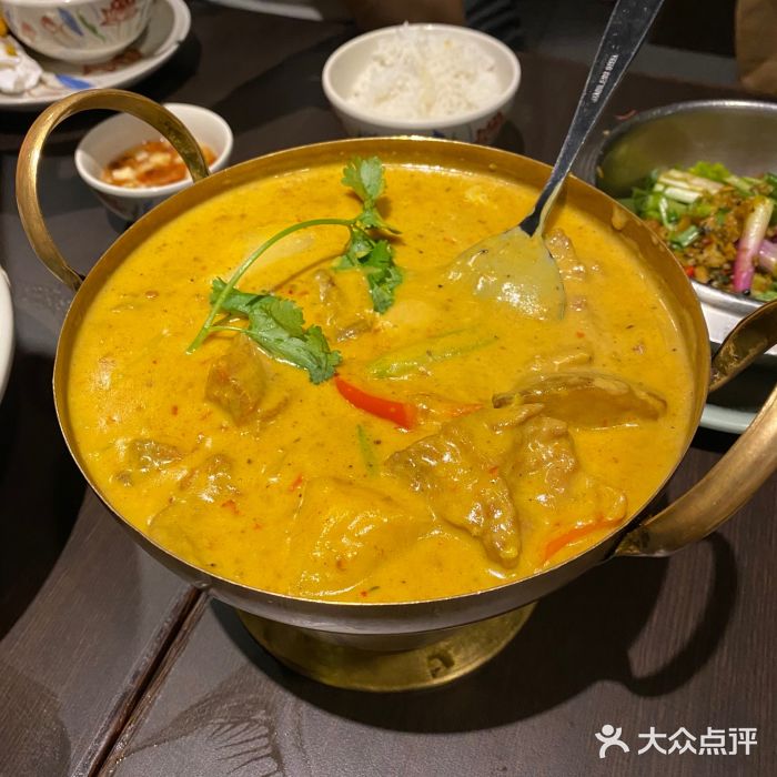大头虾越式风味餐厅(光明广场店)越式咖喱牛腩煲图片