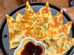海鲜葱饼-明洞阿姨·韩式酱蟹烤肉·创意料理(三元桥店)