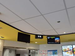 -麦当劳(南汇车市店)