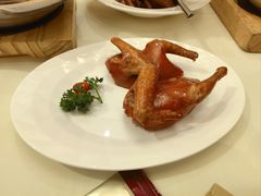 玻璃脆皮乳鸽-利苑酒家(金宝店)