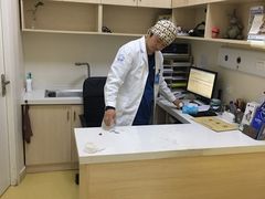 张医生-芭比堂动物医院·犬猫全科·异宠专科(雁塔分院)