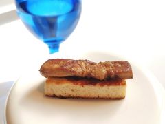 冰火两重鹅肝配焦糖洋葱及面包-AZUR聚(香格里拉饭店)