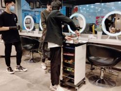 -时尚殿堂明星门店