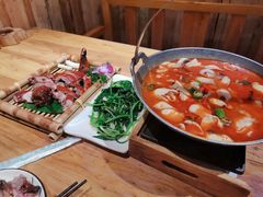 -老滇山寨•云南特色菜•地方菜•民族风情歌舞表演(金碧店)