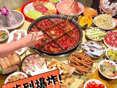 -渝嘴小老弟老火锅(华新村店)