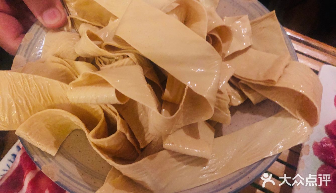 早就听闻这家来自重庆的火锅店，这次终于来拔草