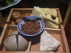 -窄巷子陕菜馆·地道陕西菜(粉巷店)