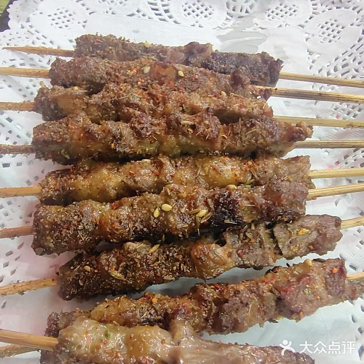 藏在小区楼下的路边小烧烤