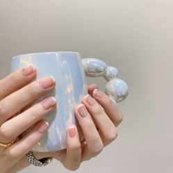 -花岐款式专研健康美甲沙龙