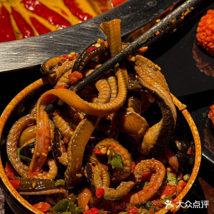 不愧是大上海，开了首家重庆火锅bistro