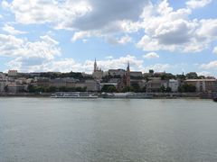 -多瑙河畔鞋履雕塑