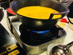 -鲜入围煮花胶鸡海鲜火锅