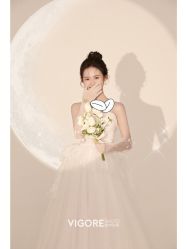 -雪中彩影婚纱摄影·微光艺术中心