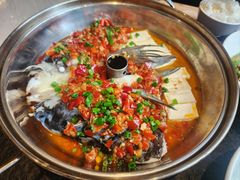 -鱼鲜饭香·招牌汽锅剁椒鱼头王