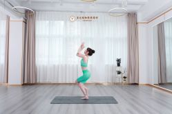 -亚太瑜伽普拉提学院