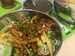 干拌酸辣笋尖粉-卓雅桂林米粉