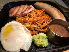 经典牛仔扒配纽伦堡香肠-半秋山西餐厅(襄阳万达店)