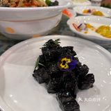 吃个饭还能看新疆小姐姐跳舞，这牌面十足‼️