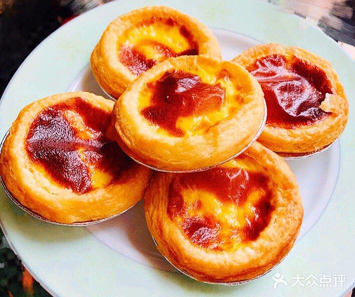 想吃蛋挞了，就自己做起来 主料：    蛋挞皮  