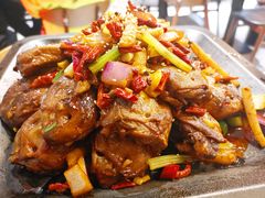 平锅鸭头-炉小二铜锅牛蛙•川湘菜(三里屯店)