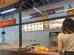 -丽丽三鲜螺蛳粉(田林路店)