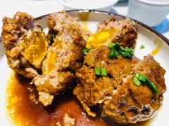 咸蛋黄狮子头-梅飞酒家(名辉豪庭店)