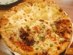 狂野披萨拼榴莲披萨-盘炉forenza·云贵川融合小食堂 ( 钟楼中柳巷店)
