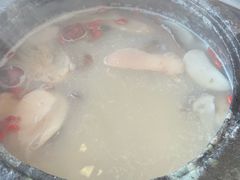 -南渝食府.墨脱石锅松茸鸡